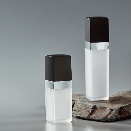 Bouteille cosmétique carrée en PMMA - Bouteille cosmétique carrée en PMMA.