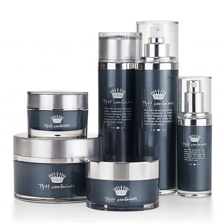 Collection de bouteilles cosmétiques et de contenants en plastique - Collection de bouteilles cosmétiques et de contenants en plastique