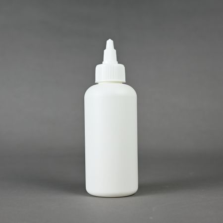 Bouteilles de 200 ml avec bouchons à bec verseur.