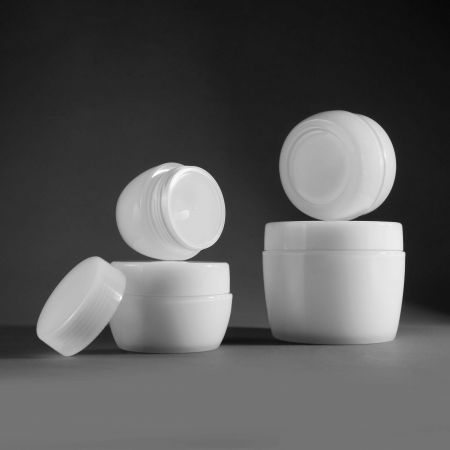 Pot de crème à double couche et courbe ronde